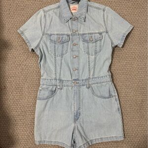Levi's Light Blue Denim Jacket with Classic Collar